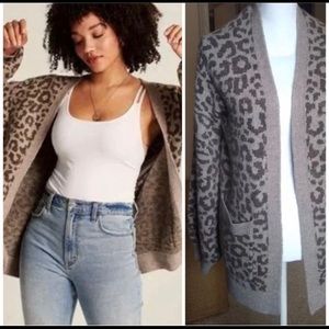 LOWEST- A&F Leopard Cardigan